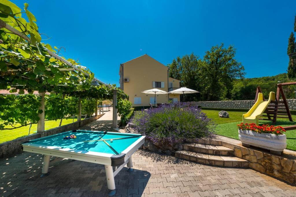 Vila Vergatum-Privacy,Gym,Billiards,Table Tennis Donji Brgat Exterior foto