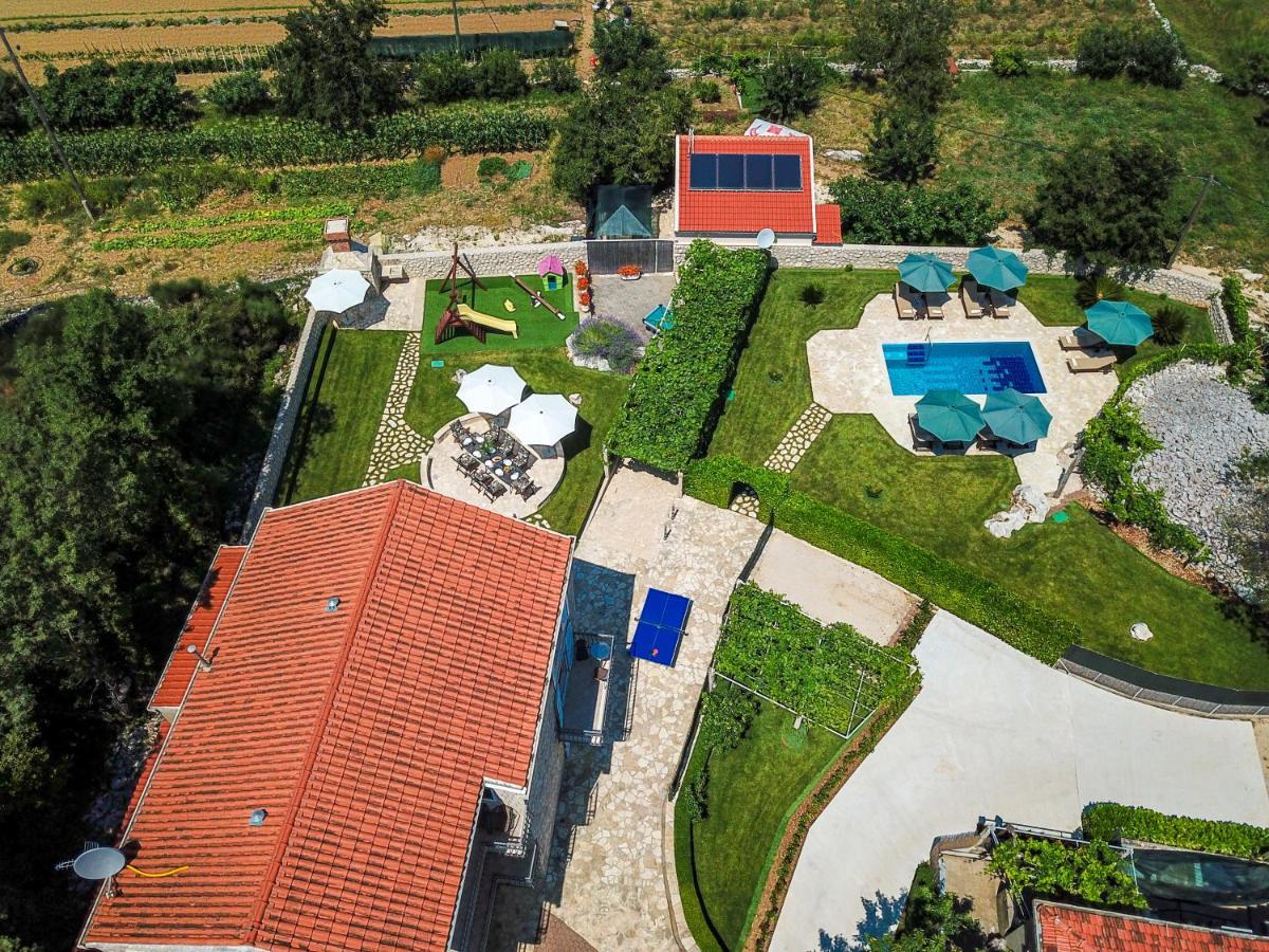 Vila Vergatum-Privacy,Gym,Billiards,Table Tennis Donji Brgat Exterior foto