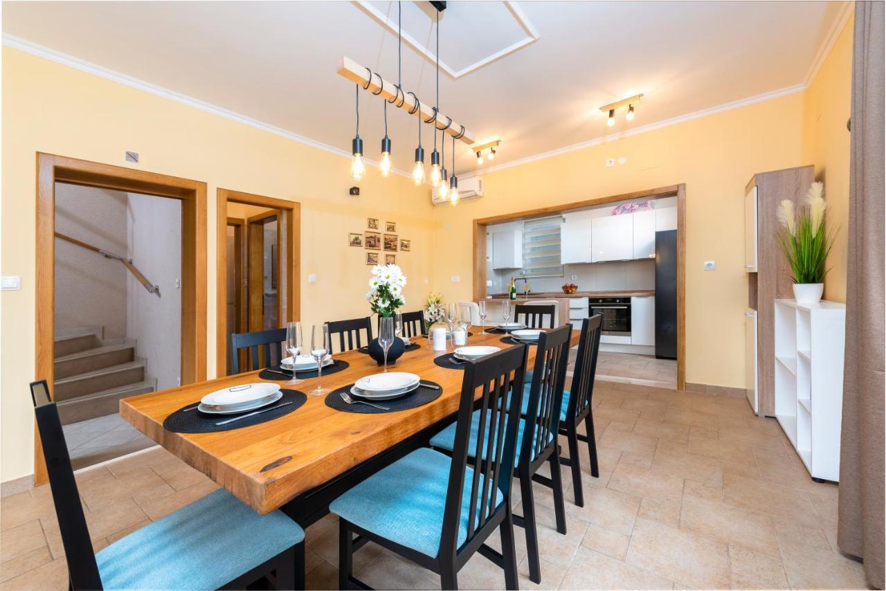Vila Vergatum-Privacy,Gym,Billiards,Table Tennis Donji Brgat Exterior foto